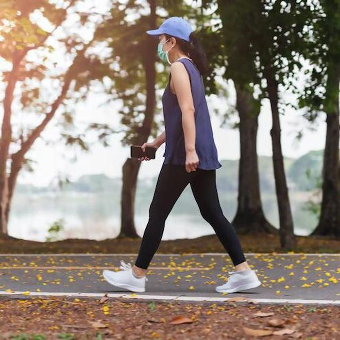 Olahraga jalan kaki/Foto: Freepik.com/EyeEm