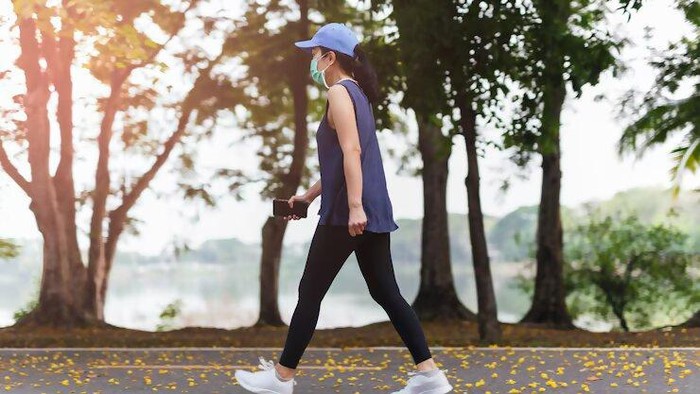 img-title Kapan Waktu yang Tepat untuk Jalan Kaki agar Dapat Menurunkan Berat Badan Secara Maksimal? Ini Jawabannya!