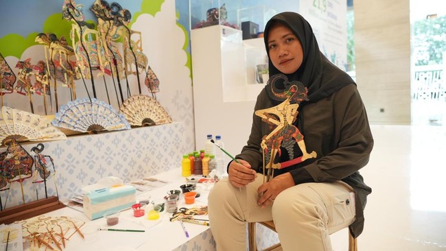 PNM terus mendorong pemberdayaan perempuan penggerak ekonomi lokal, salah satunya Annis dari Desa Wukirsari yang meraih Desa Wisata Terbaik 2024 versi UNWTO.