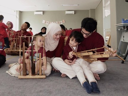 7 Potret Shaka dan Kaba Anak Dinda Hauw, Gayanya Makin Mirip Sang Ayah