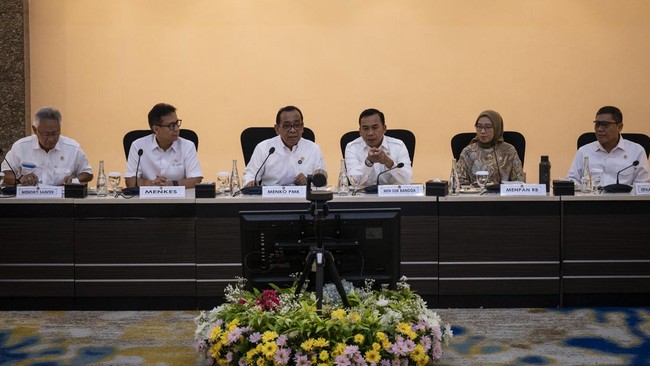 Menko PMK Pratikno mengatakan wacana activity from anyplace (WFA) selama 24-28 Maret jelang Lebaran Hari Raya Idul Fitri 2025, perlu dibahas dengan beberapa pihak.