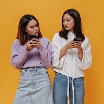 Tidak Suka Melihat Orang Lain Sukses, Ini 5 Tanda Kamu Punya Crab Mentality