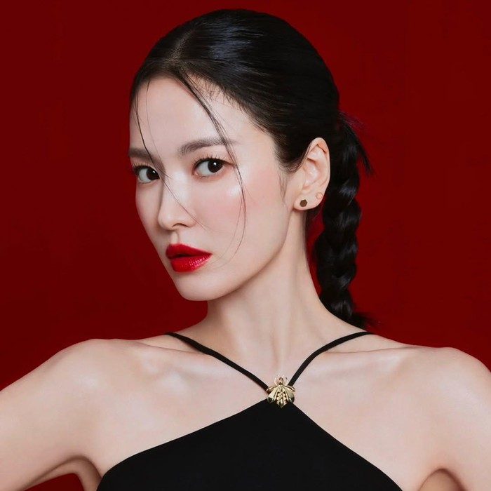 Song Hye Kyo sebagai brand ambassador Asia Pasifik untuk Guerlain.
