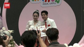 VIDEO: Ratusan Pasangan Sesama Jenis Menikah Massal di Thailand