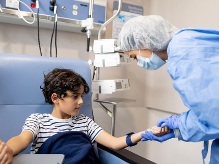 Kenapa Sulit Mencari Pembuluh Darah Anak saat Diinfus? Simak Penjelasannya