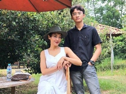 Lama tak terlihat, Intip 5 Potret Inna Kamarie eks Dewi Dewi Bersama Sang Anak