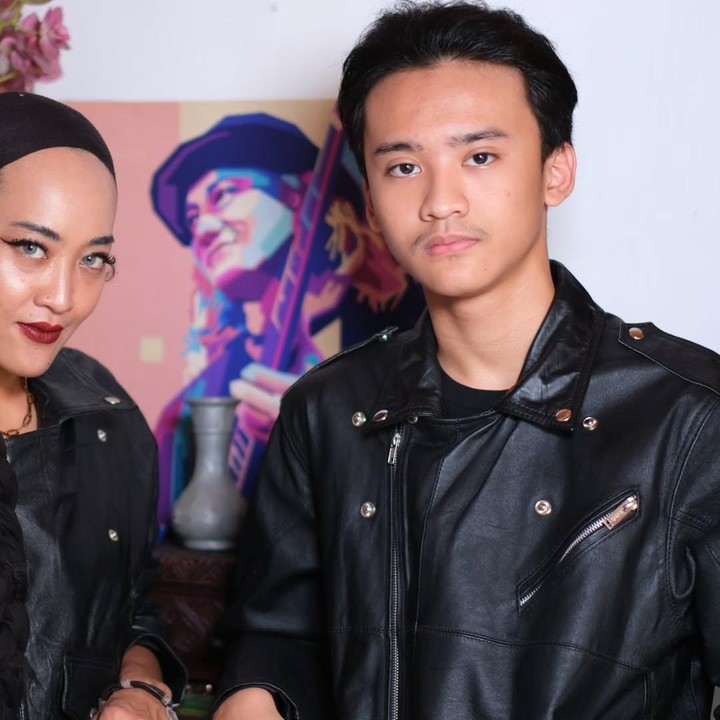 <p>Sejak sang suami meninggal dunia tahun 2021, Inna menjalankan peran sebagai<em> single mom</em>. Melalui unggahan di Instagram, Inna sering membagikan momen kebersamaan dengan putra semata wayangnya Ben. (Foto: Instagram @idola_innakamarie)</p>