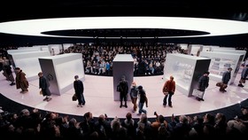 Jembatan Arsip dan Avant Garde Karya Pharrell Williams untuk LV