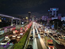 Jelang Long Weekend, Tol Dalam Kota Padat di Sejumlah Titik Malam Ini
