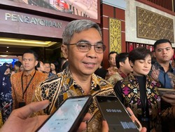 Khofifah Diperiksa di Jatim, Ketua KPK Tegaskan Tak Ada Perlakuan Istimewa