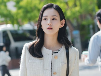 5 Transformasi Kim Yoon Hye dari Cilik hingga jadi Penulis Buku dan Bunda Tunggal di Love Scout