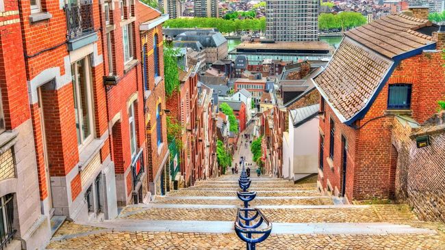 Liege merupakan kota di Belgia yang cocok untuk pengunjung berwisata selama seharian atau bahkan menginap lama karena banyaknya hotel di sana.