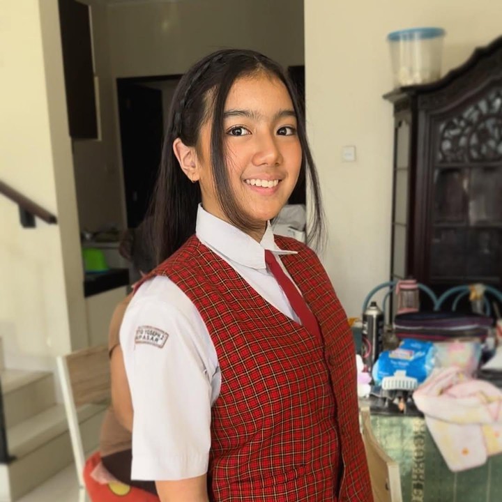 <p>Leticia Charlotte Agraciana Joseph adalah anak perempuan Sheila Marcia yang kini tumbuh menjadi remaja yang cantik, lho. Leticia mewarisi kecantikan sang bunda. (Foto: Instagram@itssheilamj)</p>