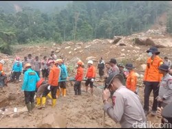 Diguyur Hujan Lebat, Evakuasi 2 Jenazah di Titik Area Kafe Allo Ditunda