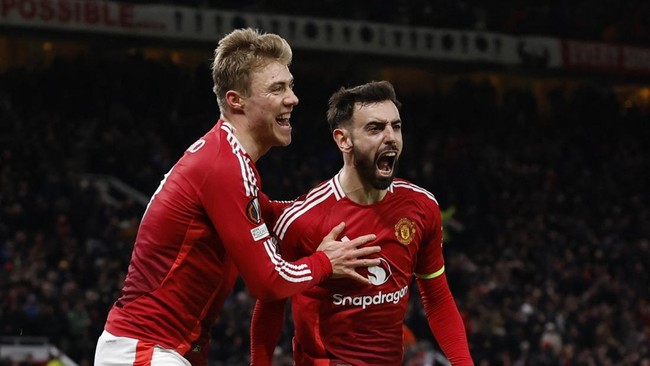 Manchester United menang dramatis dan Ajax Amsterdam tumbang pada matchday ketujuh Liga Europa, Jumat (24/1) dini hari WIB.