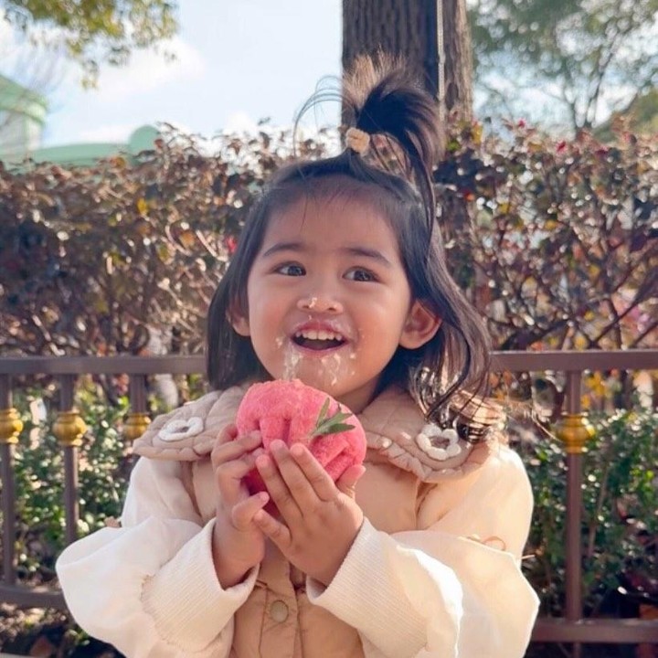 <p>Sebelumnya, Ria Ricis menyebut bahwa Moana didiagnosis dengan <em>speech delay</em> dan ADHD. Kondisi ini terjadi karena Moana terlalu banyak terpapar oleh mainan. (Foto: Instagram: @riaricis1795)</p>