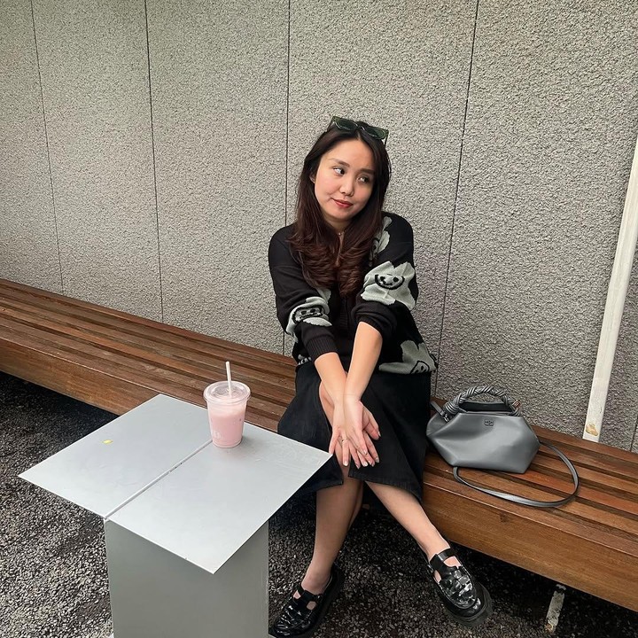 <p>Neida mampu mengubah citra HIVI! yang sebelumnya dikenal <em>downtempo</em> menjadi lebih ceria. Namun, setelah delapan tahun bersama grup pop tersebut, Neida memutuskan mundur karena ingin fokus dengan keluarga dan karier. (Foto: Instagram @neida_aleida</p>