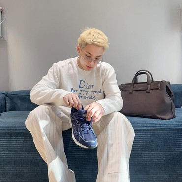 Penampilan Terbaru Mingyu SEVENTEEN Hebohkan Penggemar