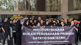 VIDEO: DPR Tegur Mendiktisaintek Soal Konflik Internal di Kemendikti
