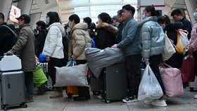 FOTO: Momen Ratusan Juta Warga China Mudik 'Chunyun' Jelang Imlek 2025