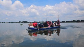 FOTO: Warga Mengungsi Imbas Banjir Rendam Kabupaten Kudus
