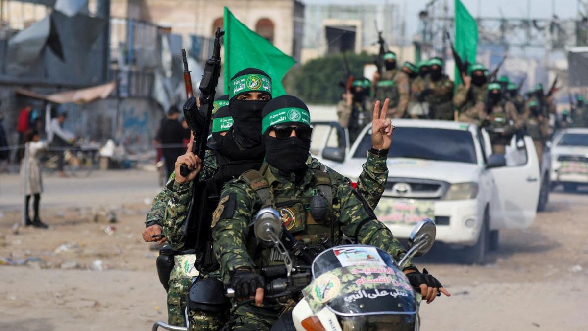 FOTO: Hamas Bebaskan Sandera Empat Tentara Wanita Israel