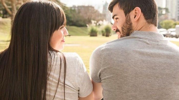 Kontak Mata yang Intens/ Foto: freepik.com