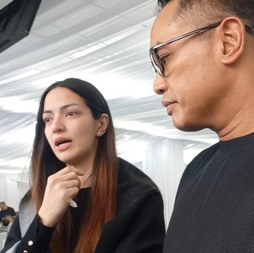 Ardi Bakrie Ungkap Alasan Nia Ramadhani Ikut Nyanyi Lagu Rohani di Pemakaman Nenek