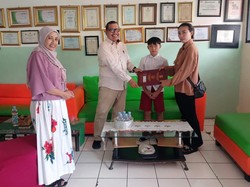 Pemkot Tangerang Beri Bantuan Pendidikan untuk Anak Rantau Putus Sekolah