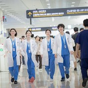 Cetak Rating Tinggi! Ini 4 Drama Korea Bertema Medis yang Tayang di Netflix