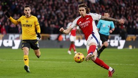 Hasil Liga Inggris: Dua Kartu Merah, Arsenal Hantam Wolves