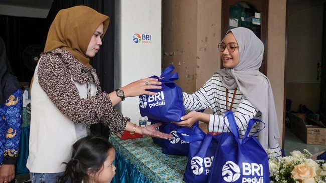 Manfaat dari program BRI Peduli 'Cegah Stunting Itu Penting" salah satunya dirasakan oleh warga di Posyandu ILP Anyelir 07, Desa Gunungsari, Kota Batu, Malang.