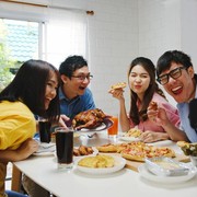 3 Tips Simpel Detoks dari Ahli Gizi untuk Memulihkan Tubuh Usai Makan dan Minum Berlebihan