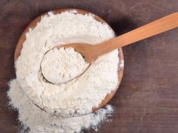 Selain buat Masak, Tepung Maizena Juga Bisa Bersihkan Barang-barang Ini