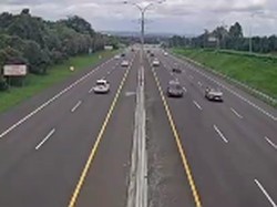 Video: Libur Panjang, Lalin Tol Jagorawi Arah Puncak Ramai Lancar