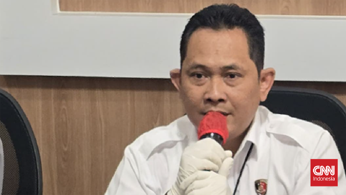 当AKBP Bintoro调查谋杀案时，南雅加达警察局长感到很奇怪