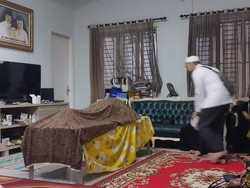 Emilia Contessa Sudah Lama Jalani Perawatan Diabetes di Banyuwangi