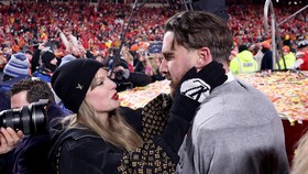 FOTO: Alkimia Cinta Taylor Swift dan Travis Kelce Jelang Super Bowl