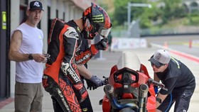 FOTO: Bagnaia dan 4 Murid Rossi Berbagi Ilmu di Sirkuit Mandalika