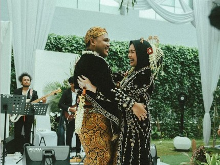 5 Potret Pernikahan Salma Salsabil dan Dimansyah, Bernuansa Adat Jawa & Dihadiri Sahabat Artis