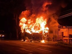 Bus Pariwisata Hangus Terbakar di Jalan Denpasar-Gilimanuk