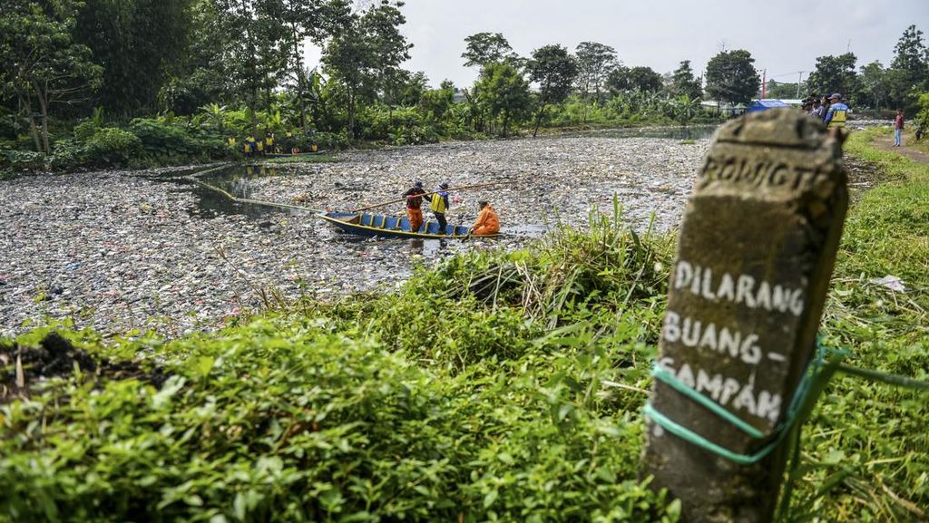 Fatwa MUI Haram Buang Sampah di Sungai Didukung Kementerian LH