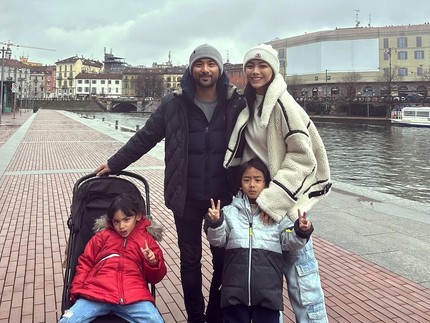 Terpopuler: Potret Whulandary Herman & Suami Malaysia Liburan di Italia