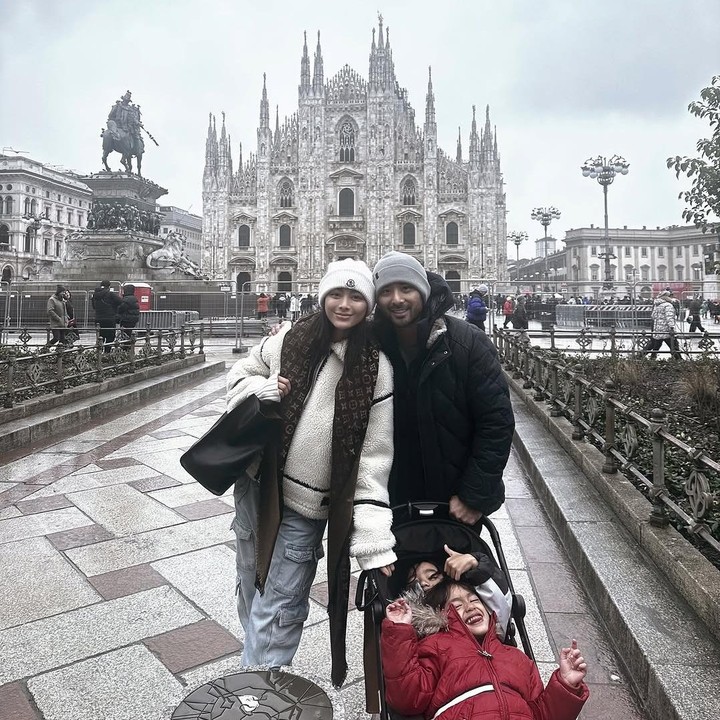 <p>Whulandary dan sang suami asal Malaysia itu mengajak anak-anak mengunjungi beberapa tempat wisata <em>aesthetic</em> yang cukup populer. Salah satunya adalah Duomo di Milano. (Foto: Instagram@whulandary)</p>