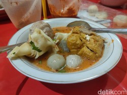 Kelezatan Bakso Aci Legendaris Ceu Imas yang Bikin Ketagihan
