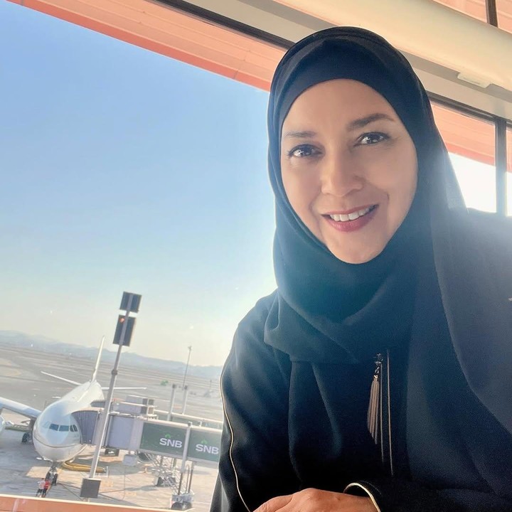 <p>Aktris Ira Wibowo baru saja menjalankan ibadah umrah di Tanah Suci. Momen spesial ini dibagikan Ira melalui unggahan foto di akun Instagram miliknya, Bunda. (Foto: Instagram @irawbw)</p>
