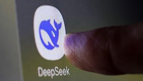 DeepSeek dikabarkan sedang mengembangkan chip AI sendiri untuk kurangi ketergantungan pada Nvidia dan Huawei.