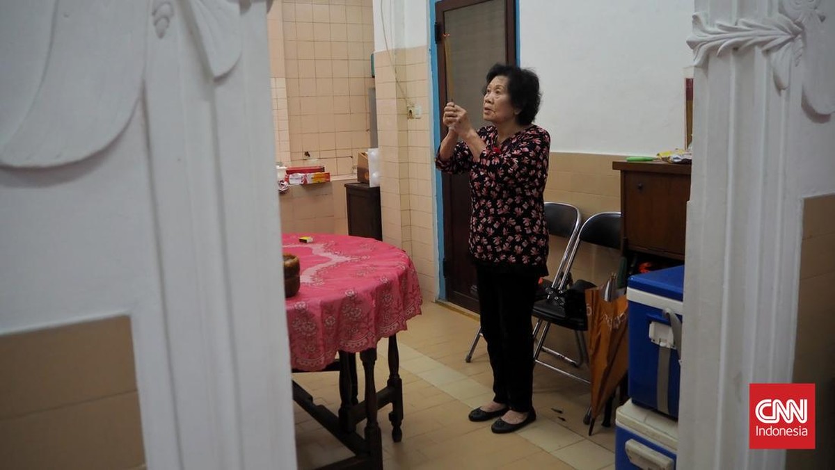 FOTO: Melihat Persiapan Imlek Warga Tionghoa di Pancoran Glodok