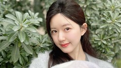 Zhao Lusi 'Ratu Drama China' Buka Suara Soal Tekanan Agensi Terkait Foto di Kursi Roda