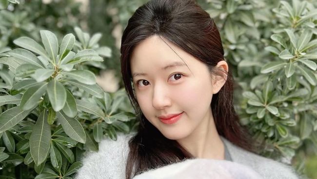 Zhao Lusi Ratu Drama China Buka Suara Soal Tekanan Agensi Terkait Foto di Kursi Roda